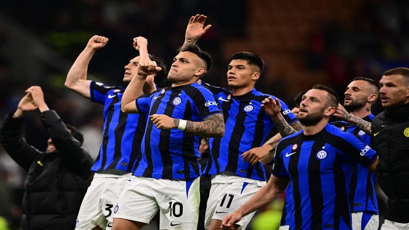 Câu lạc bộ Inter Milan - nửa xanh đen thành Milan