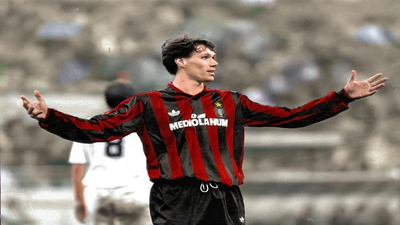 Van Basten cũng rất xuất sắc Van Basten cũng rất xuất sắc