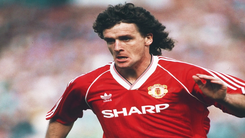 Mark Hughes trong lịch sử cũng là cầu thủ xứ Wales rất vĩ đại Mark Hughes trong lịch sử cũng là cầu thủ xứ Wales rất vĩ đại