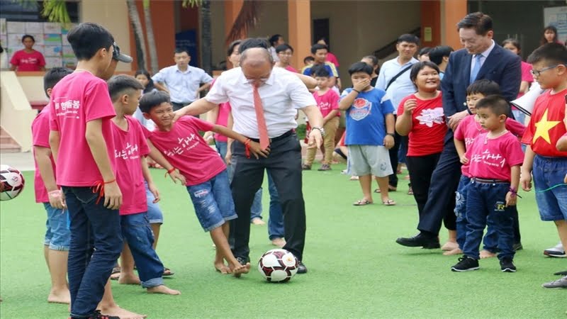 Các học viện bóng đá tốt tại Việt Nam sẽ là nơi để phát triển cho nền bóng đá này Các học viện bóng đá tốt tại Việt Nam sẽ là nơi để phát triển cho nền bóng đá này