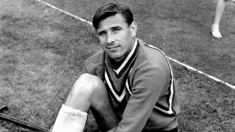 Lev Yashin là thủ môn huyền thoại duy nhất giành được danh hiệu quả bóng vàng từ vị trí thủ môn Lev Yashin là thủ môn huyền thoại duy nhất giành được danh hiệu quả bóng vàng từ vị trí thủ môn